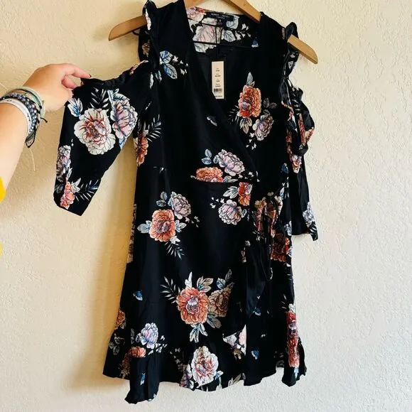 NWT | Romeo   Juliet | floral cold shoulder dress | S