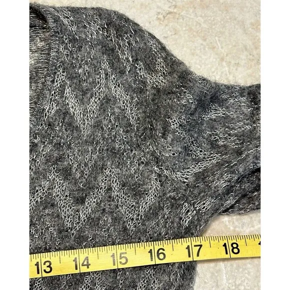 Theory Jivana Wenge Size M Sheer Baby Alpaca Wool Gray Sweater Luxury Staple