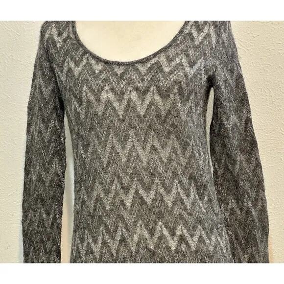 Theory Jivana Wenge Size M Sheer Baby Alpaca Wool Gray Sweater Luxury Staple
